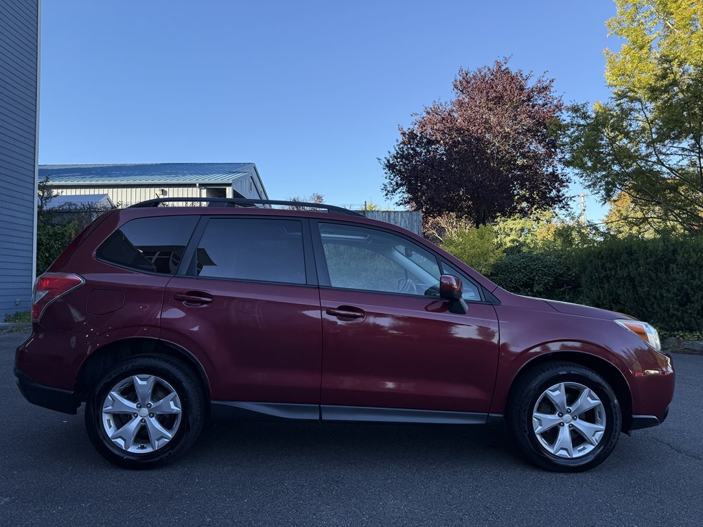 2014 Subaru Forester Image 2
