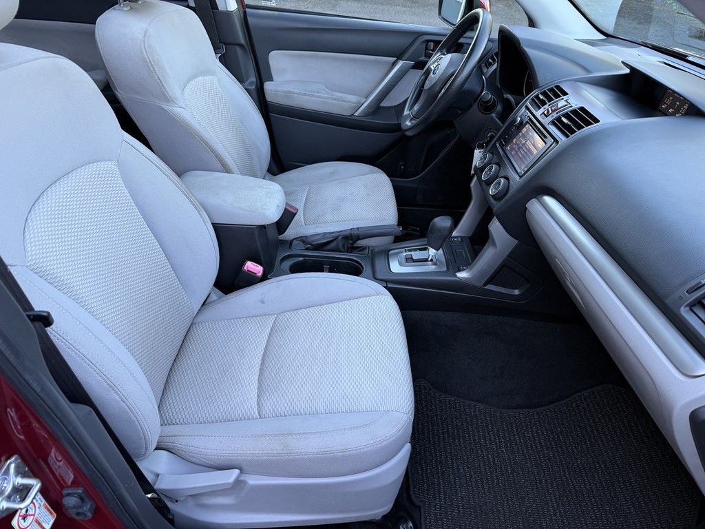2014 Subaru Forester Image 16