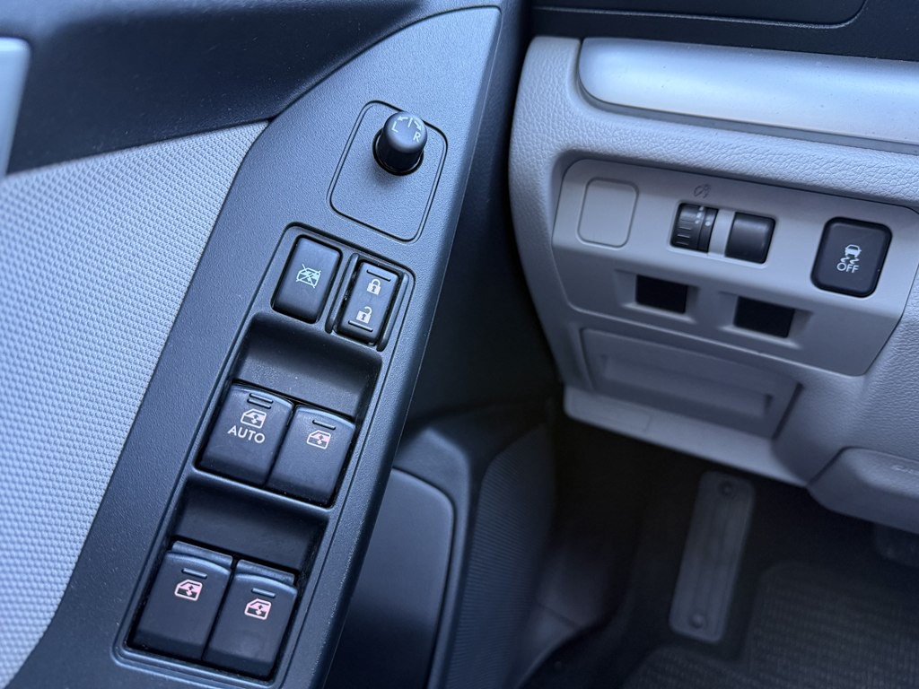 2014 Subaru Forester Image 24