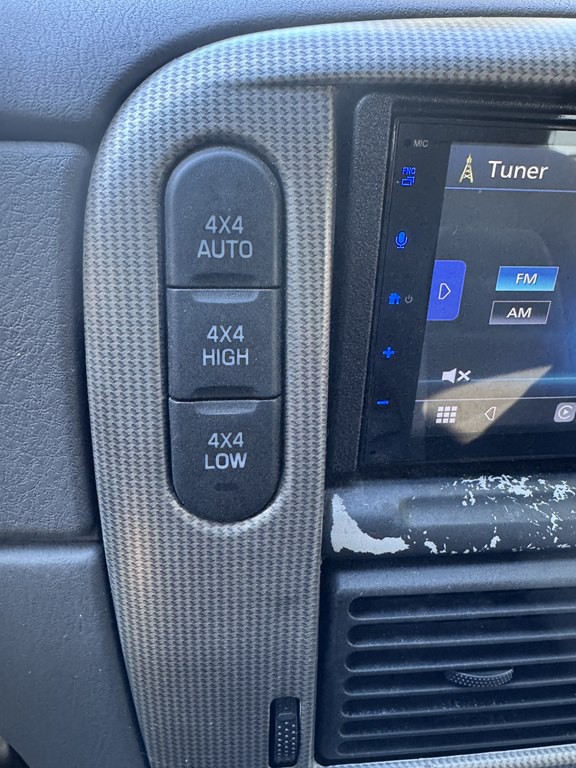 2004 Ford Explorer Image 22