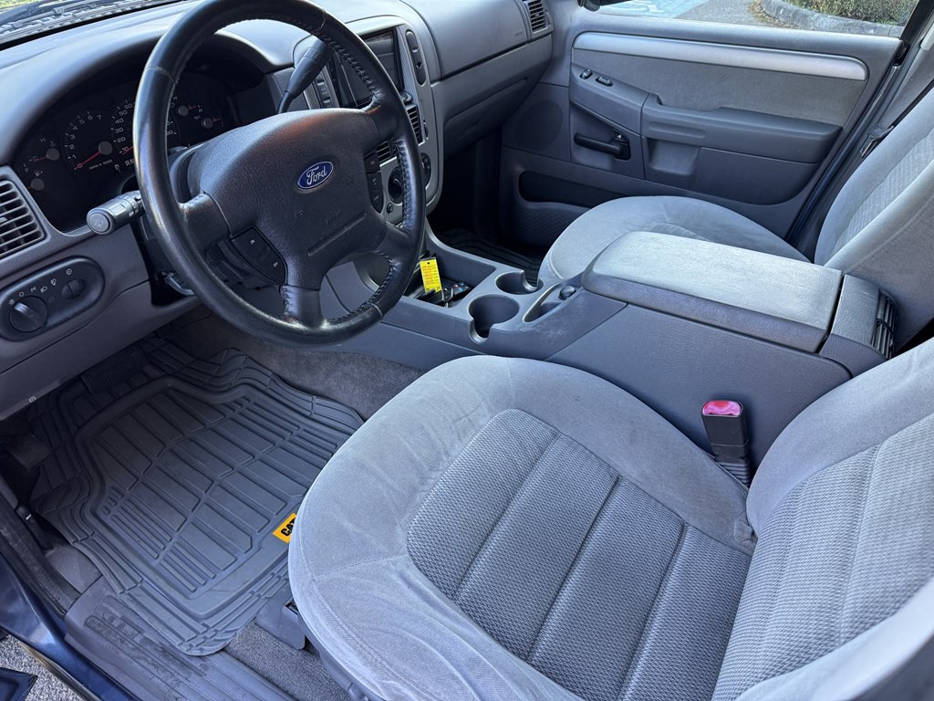 2004 Ford Explorer Image 13