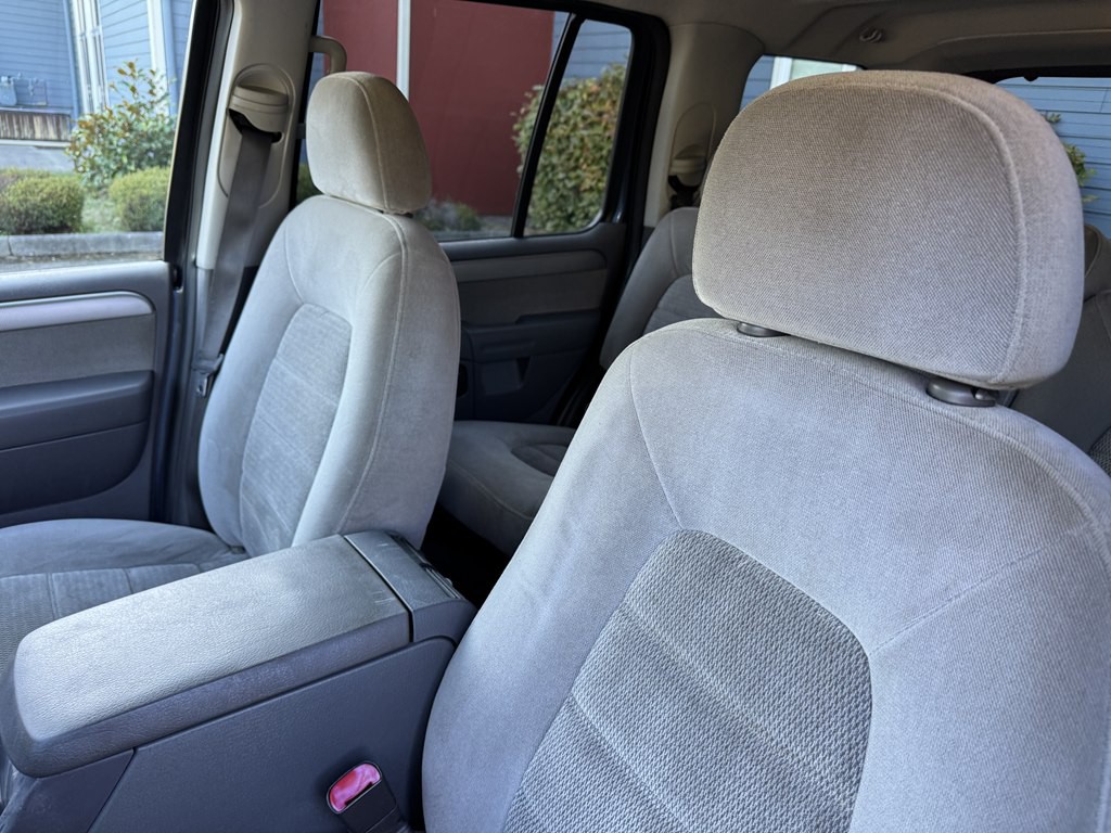 2004 Ford Explorer Image 14
