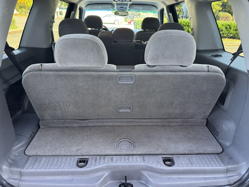 2004 Ford Explorer Image 20