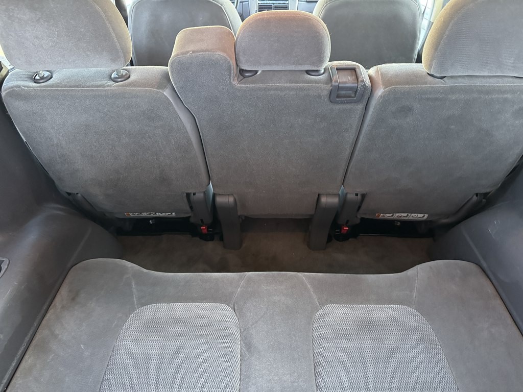 2004 Ford Explorer Image 21