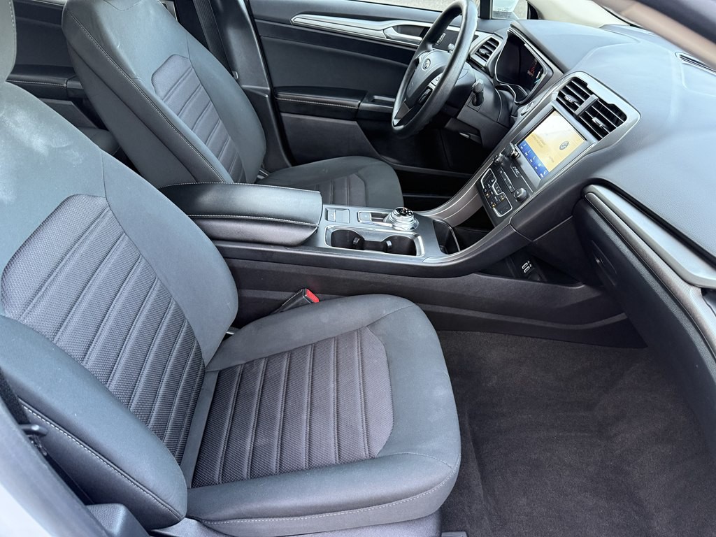 2020 Ford Fusion Image 16