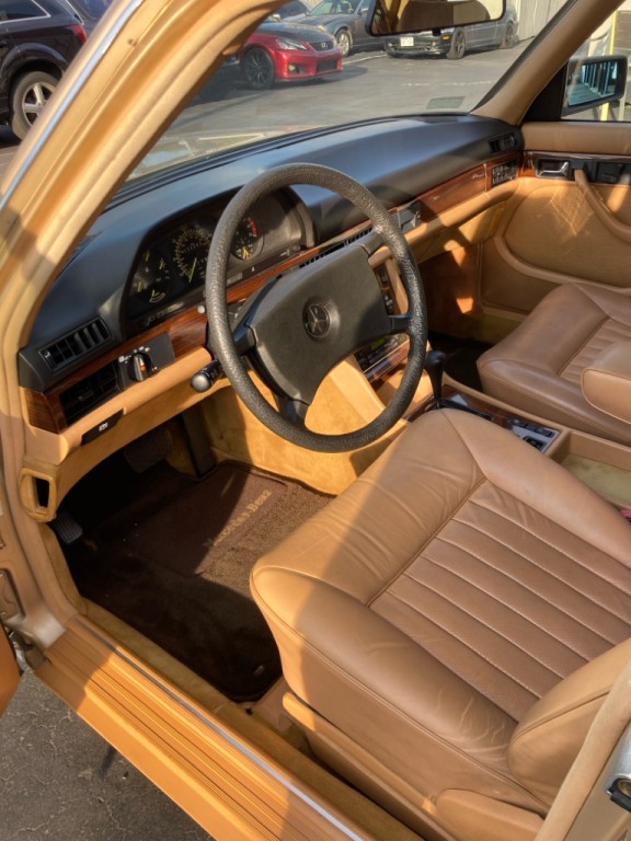 1984 Mercedes-Benz 380-Class Image 7