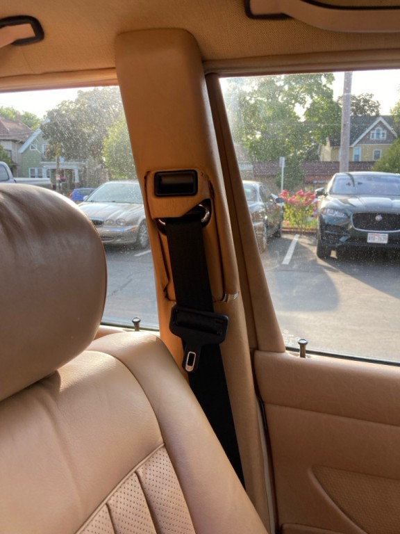 1984 Mercedes-Benz 380-Class Image 11