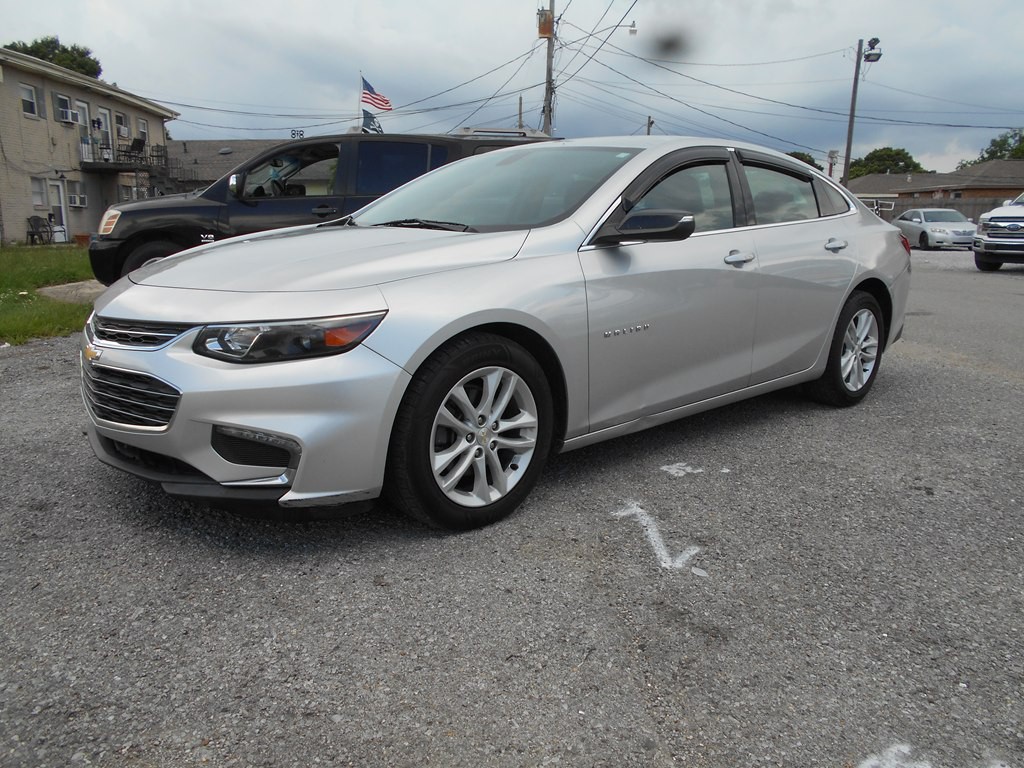 2018 Chevrolet Malibu Image 1