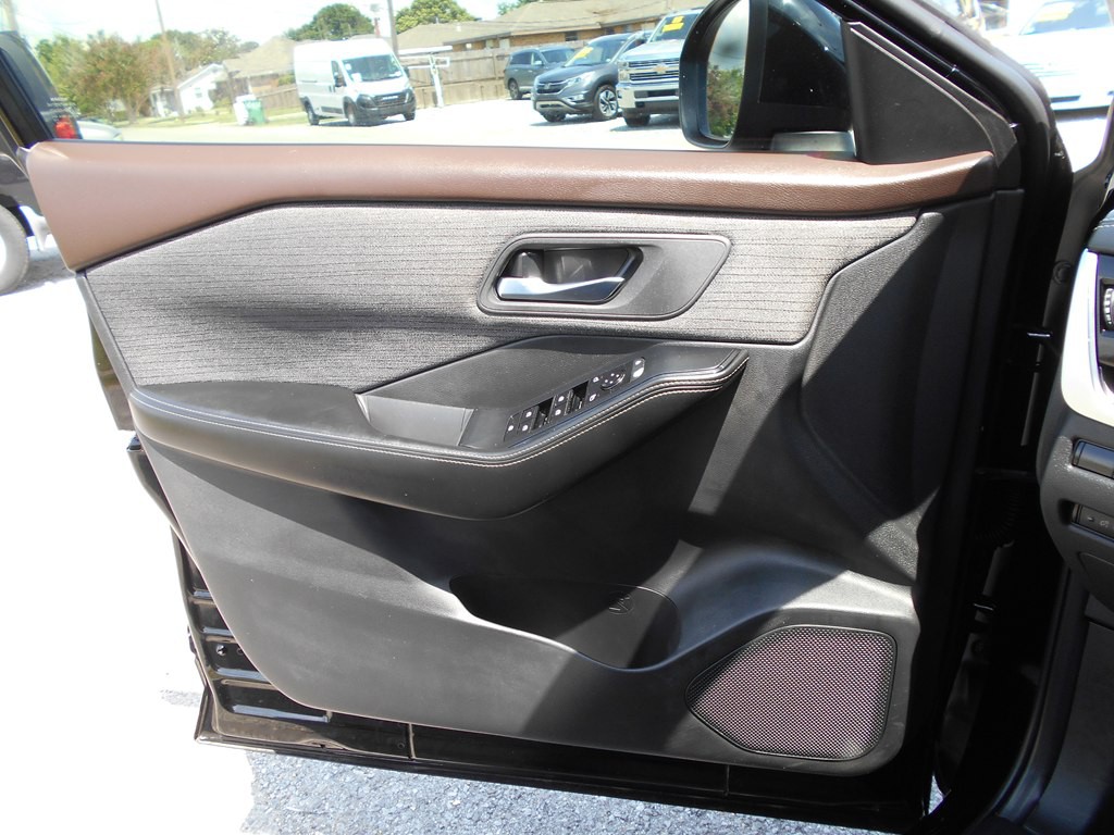 2021 Nissan Rogue Image 21
