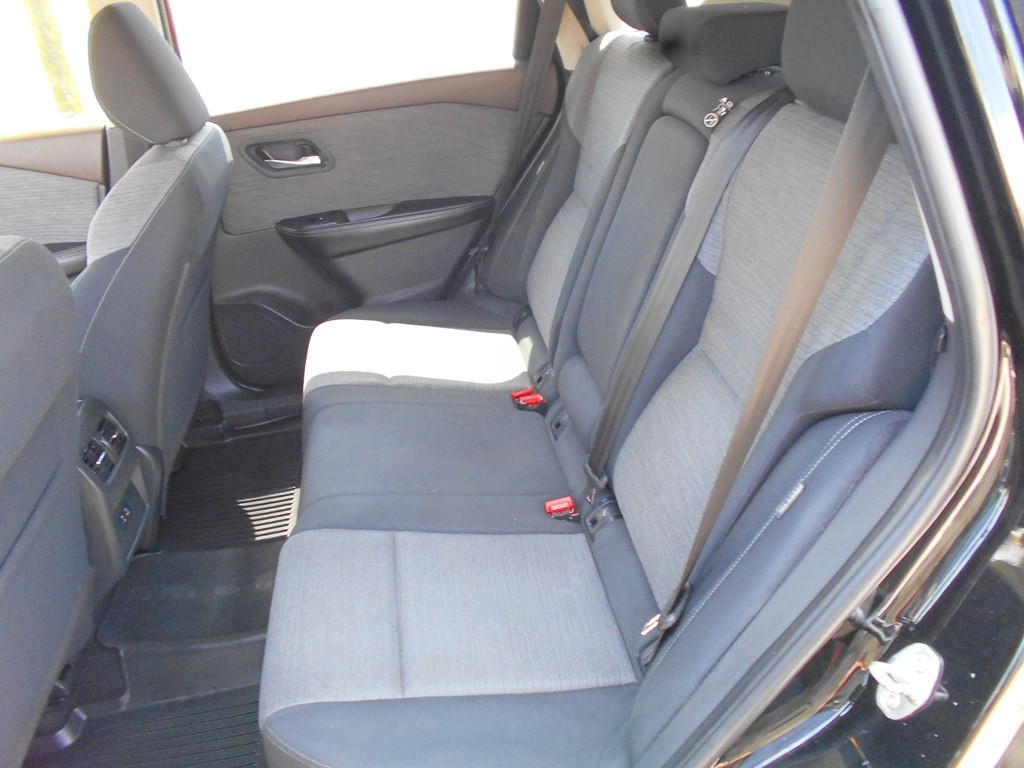 2021 Nissan Rogue Image 25