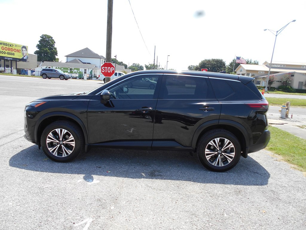 2021 Nissan Rogue Image 2