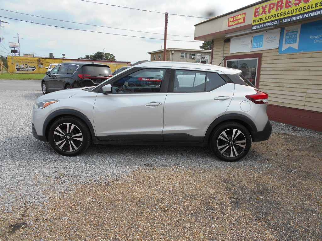2020 Nissan Kicks Image 2