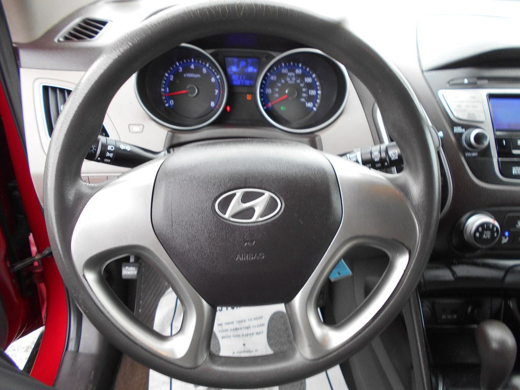 2012 Hyundai Tucson Image 12