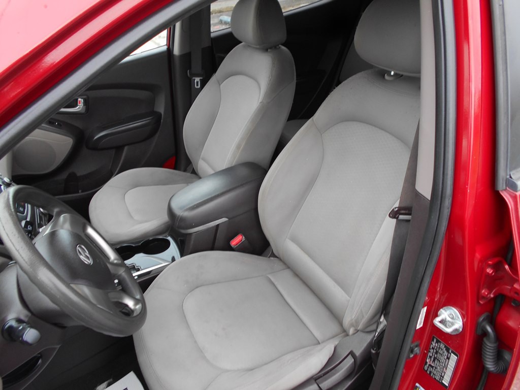 2012 Hyundai Tucson Image 16