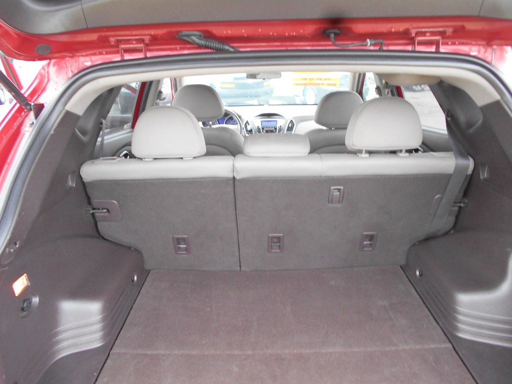 2012 Hyundai Tucson Image 19