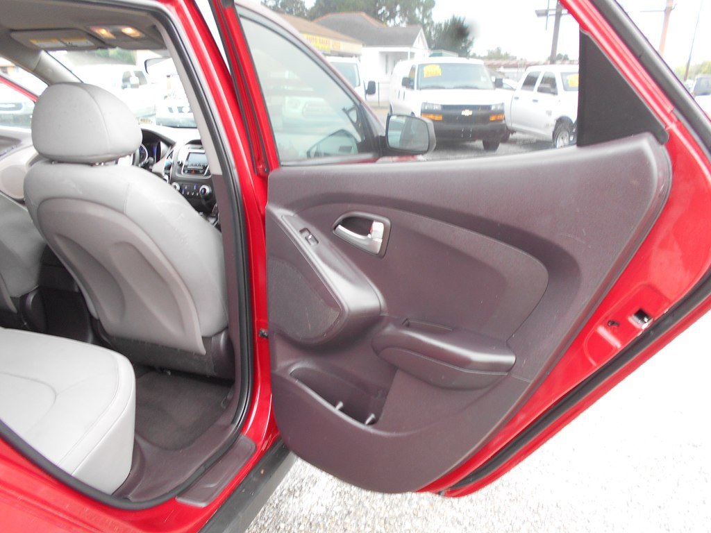 2012 Hyundai Tucson Image 20