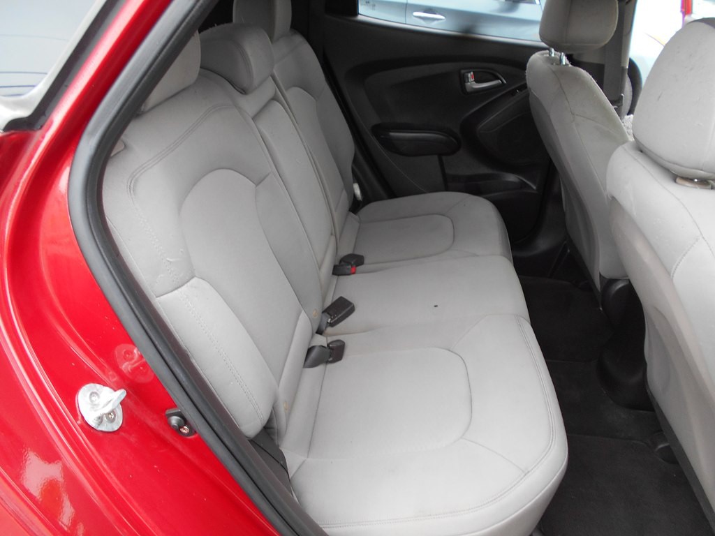 2012 Hyundai Tucson Image 21