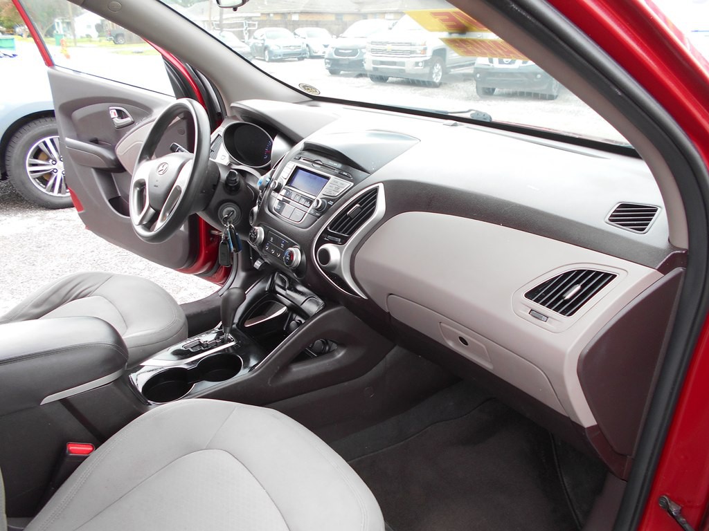 2012 Hyundai Tucson Image 24