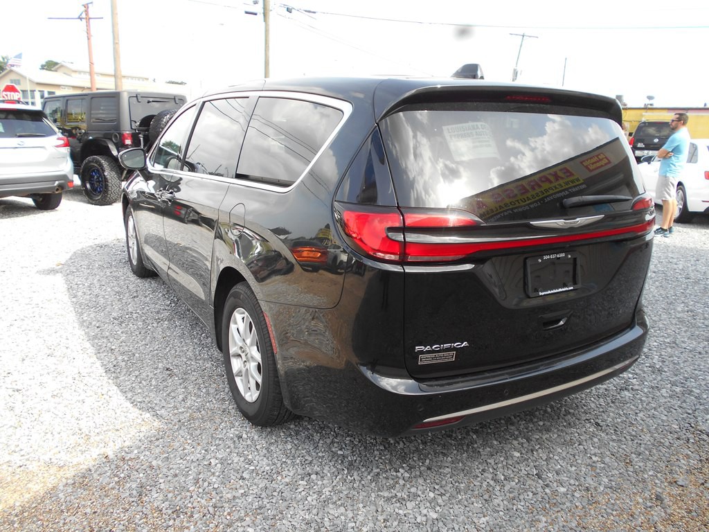 2023 Chrysler Pacifica Image 4