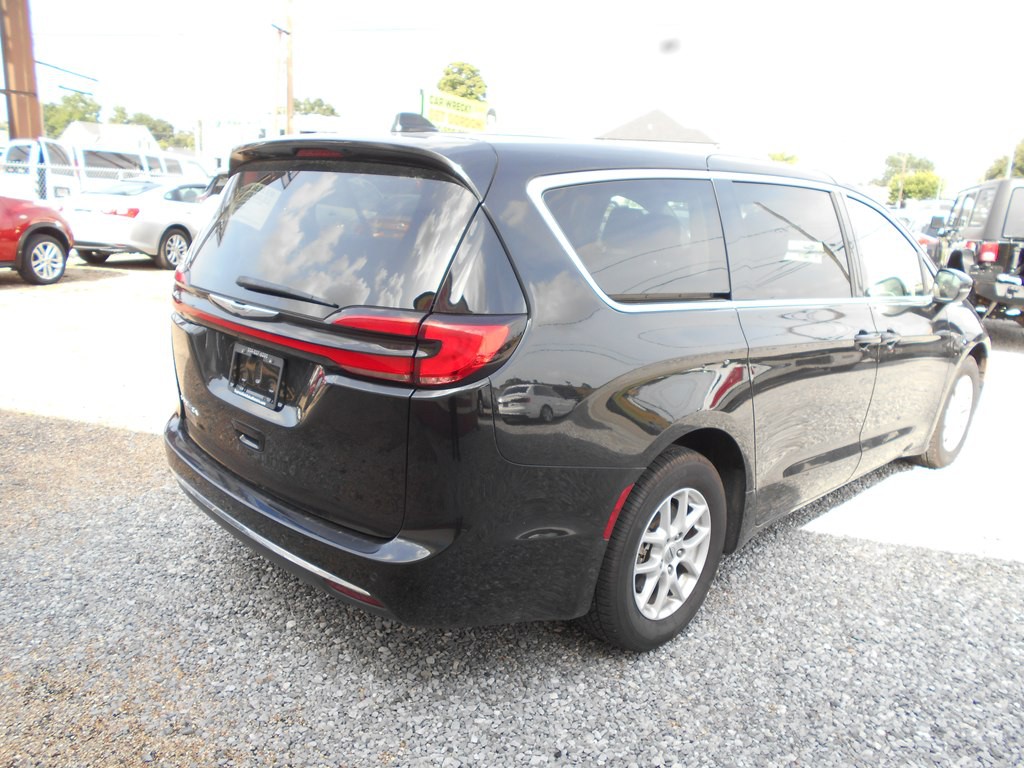 2023 Chrysler Pacifica Image 6