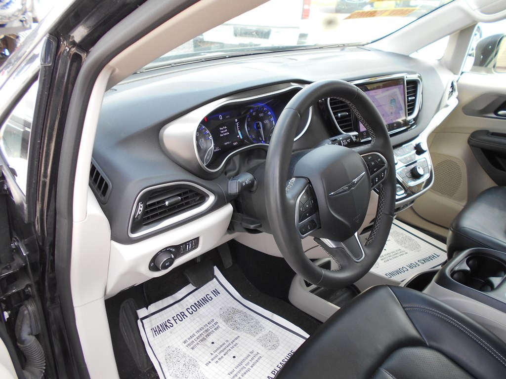 2023 Chrysler Pacifica Image 16