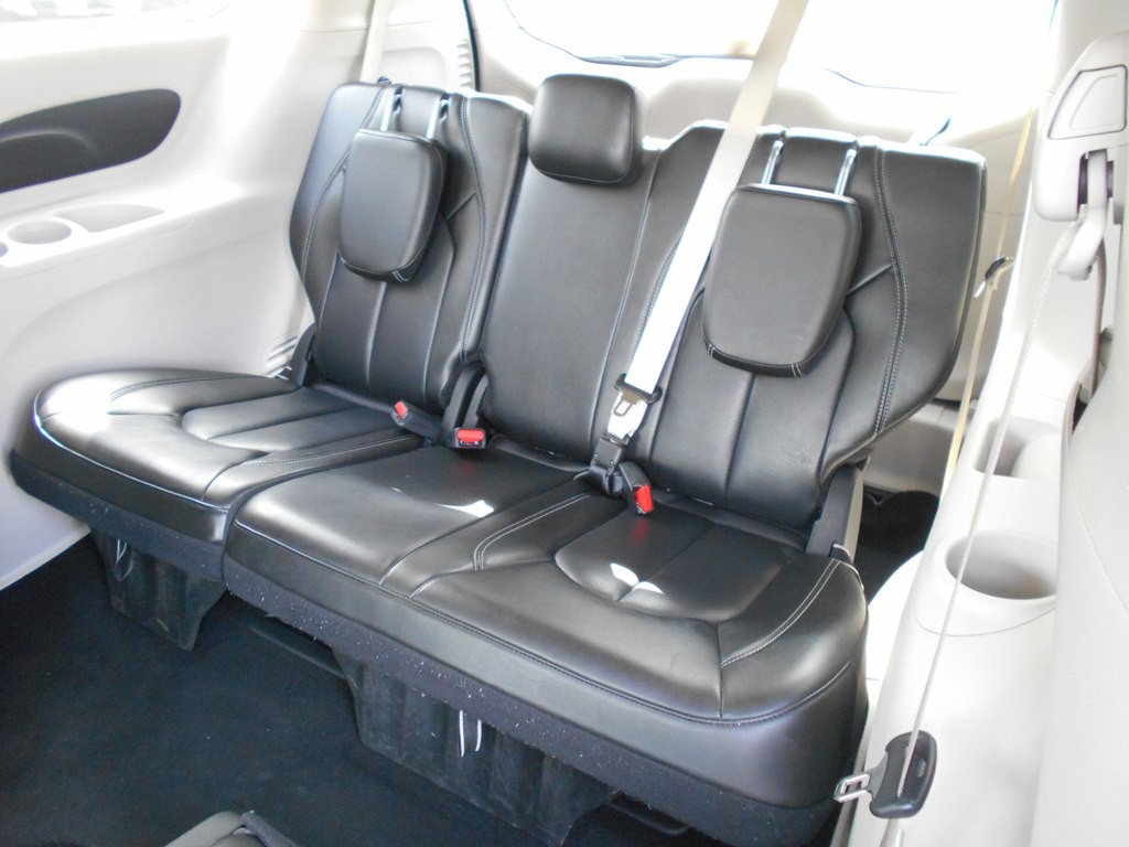 2023 Chrysler Pacifica Image 19