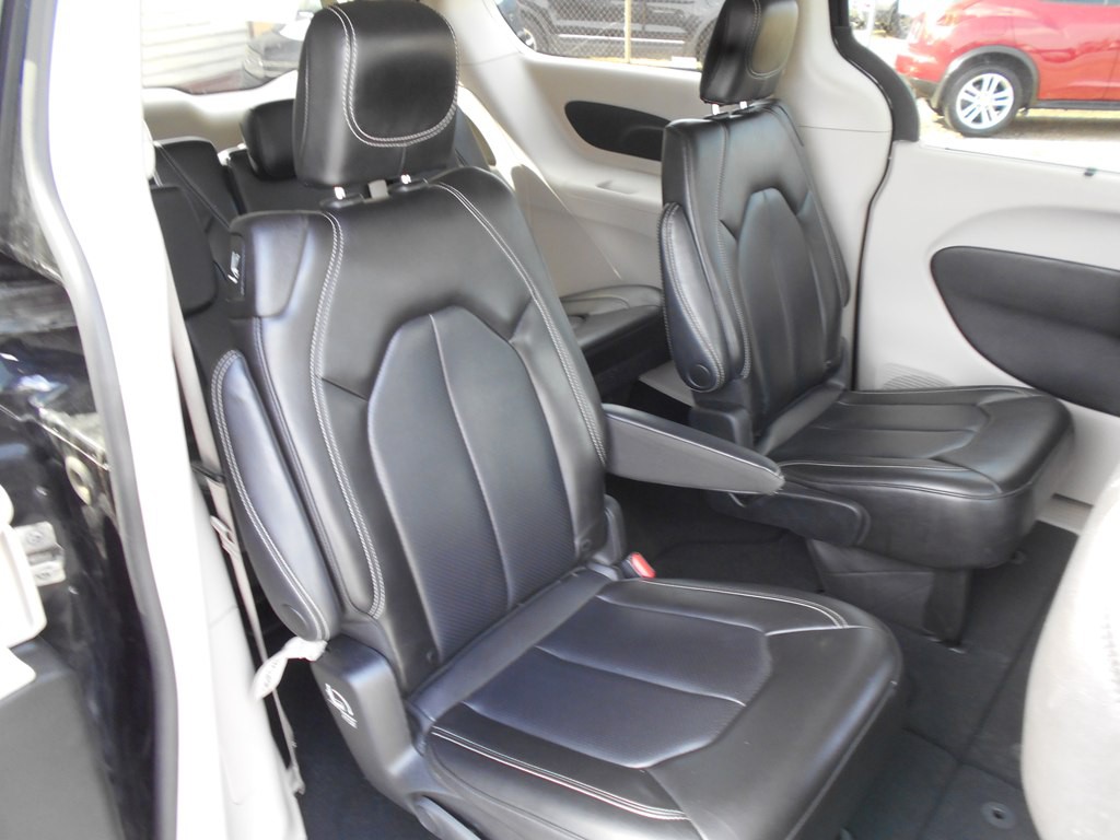 2023 Chrysler Pacifica Image 21