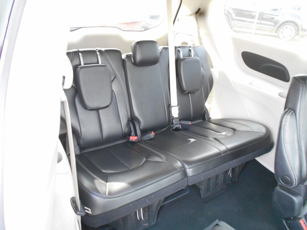 2023 Chrysler Pacifica Image 22