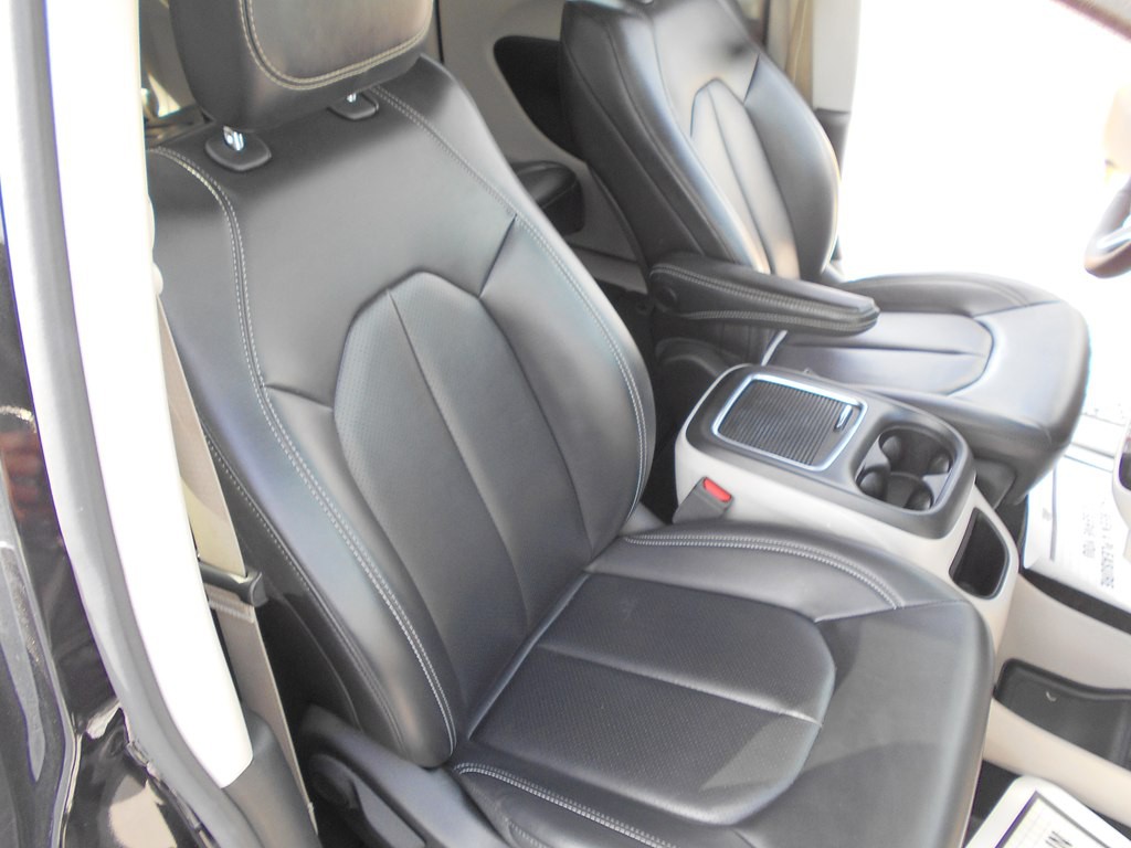 2023 Chrysler Pacifica Image 25