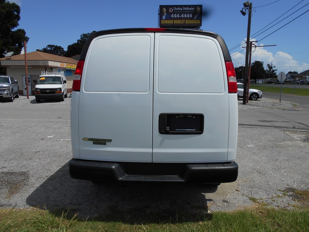 2022 Chevrolet Express Image 4