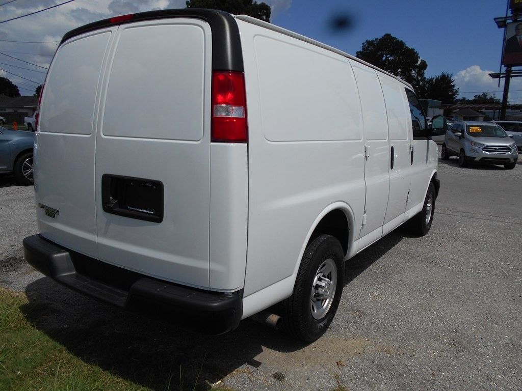 2022 Chevrolet Express Image 5