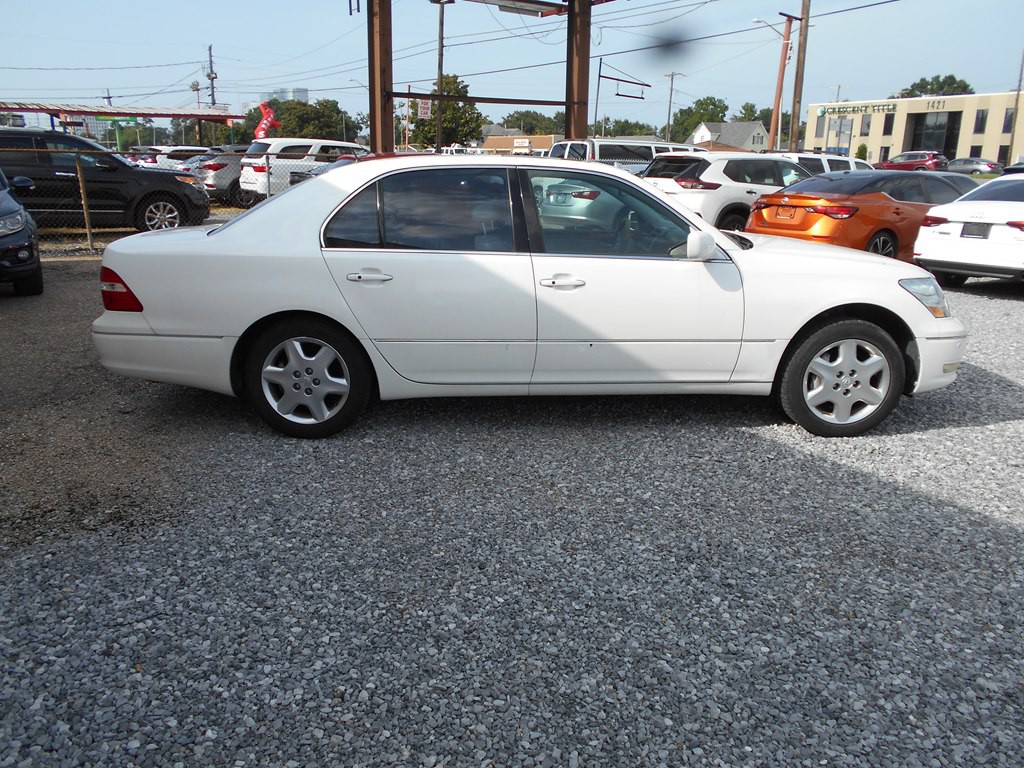 2004 Lexus LS Image 7