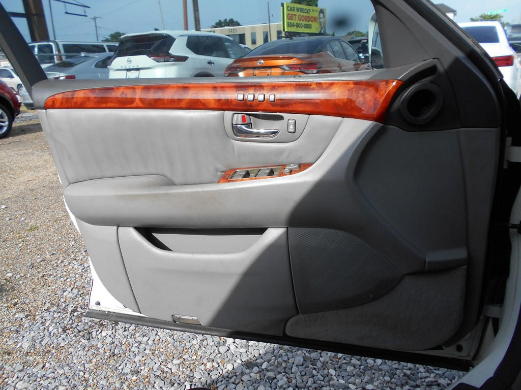 2004 Lexus LS Image 14