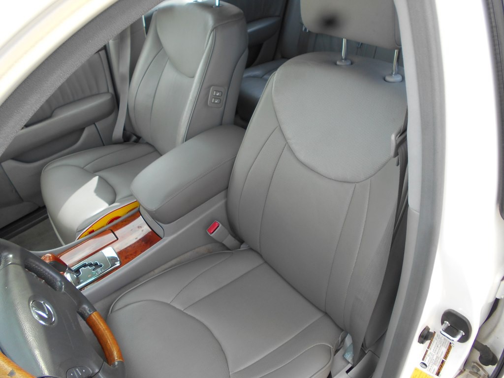 2004 Lexus LS Image 17