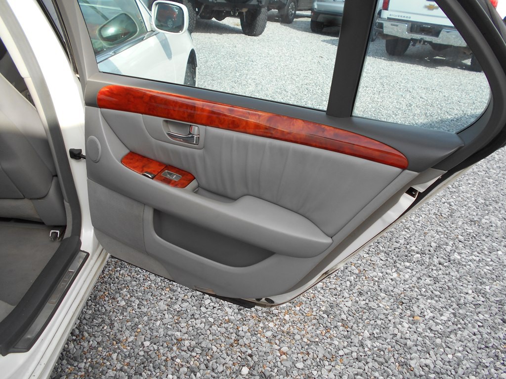 2004 Lexus LS Image 21