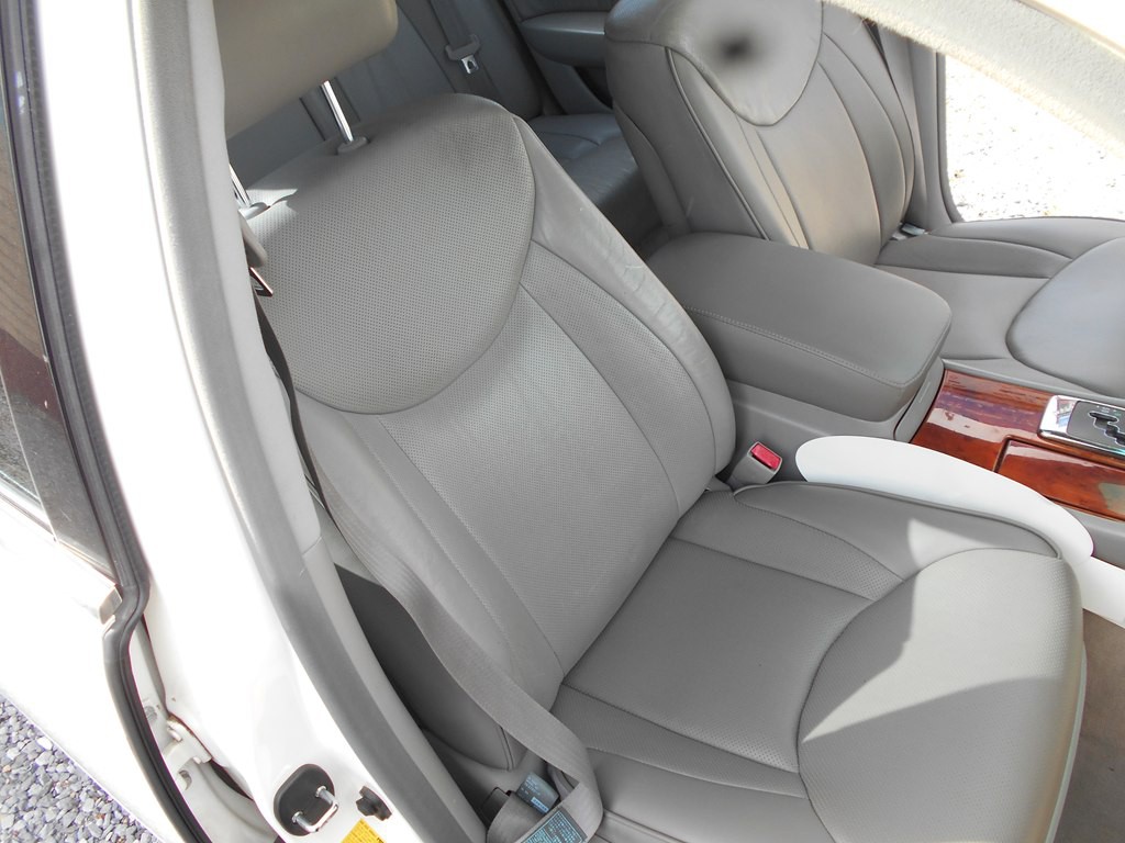 2004 Lexus LS Image 25
