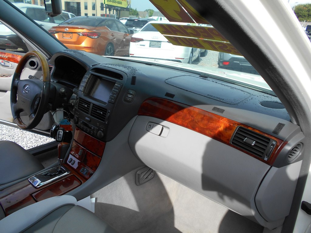 2004 Lexus LS Image 26