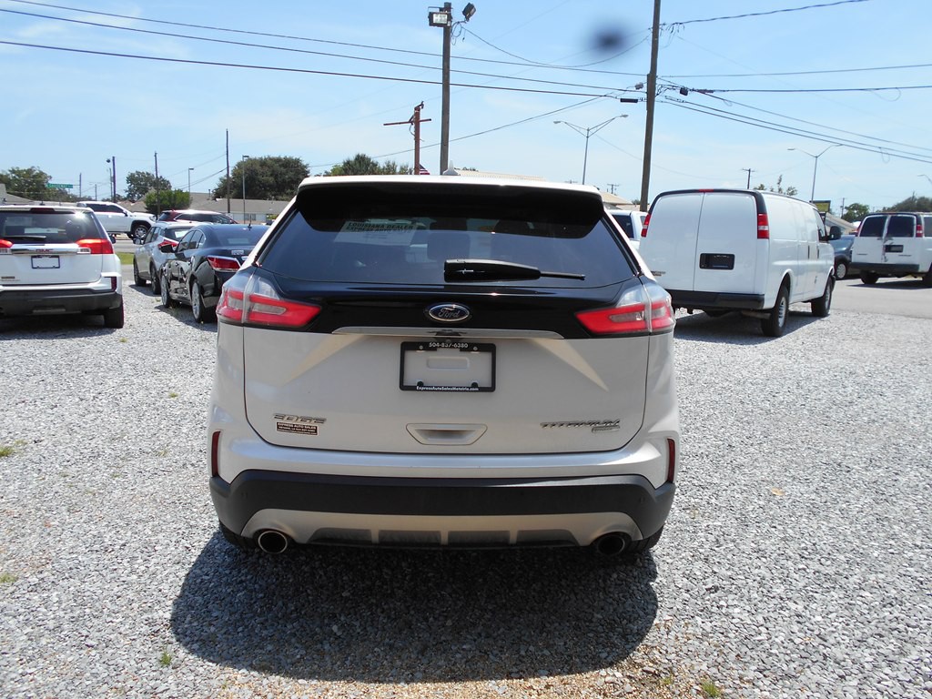 2019 Ford Edge Image 5