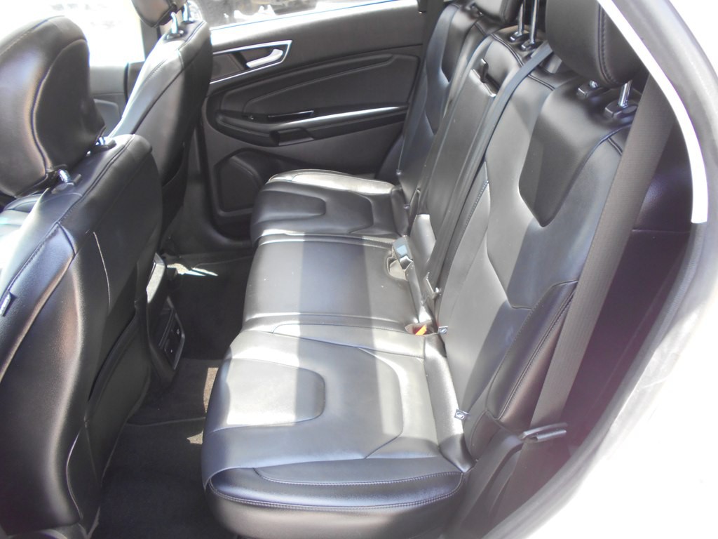 2019 Ford Edge Image 18