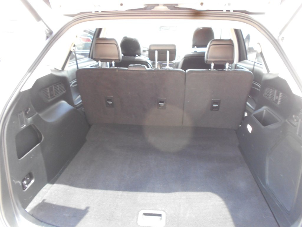 2019 Ford Edge Image 19