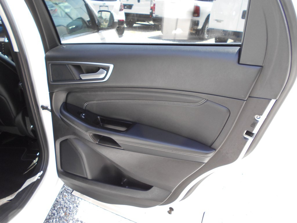 2019 Ford Edge Image 20