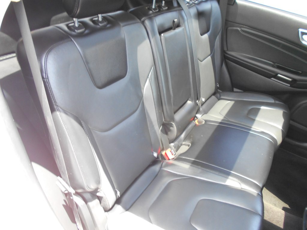 2019 Ford Edge Image 21