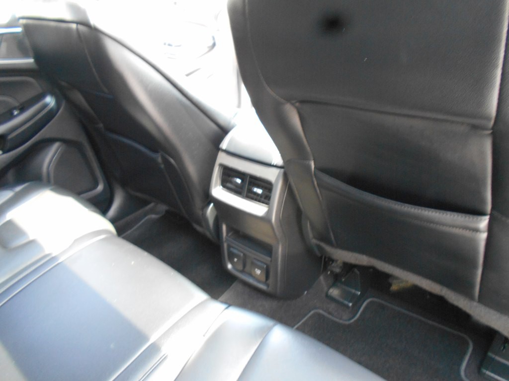 2019 Ford Edge Image 22