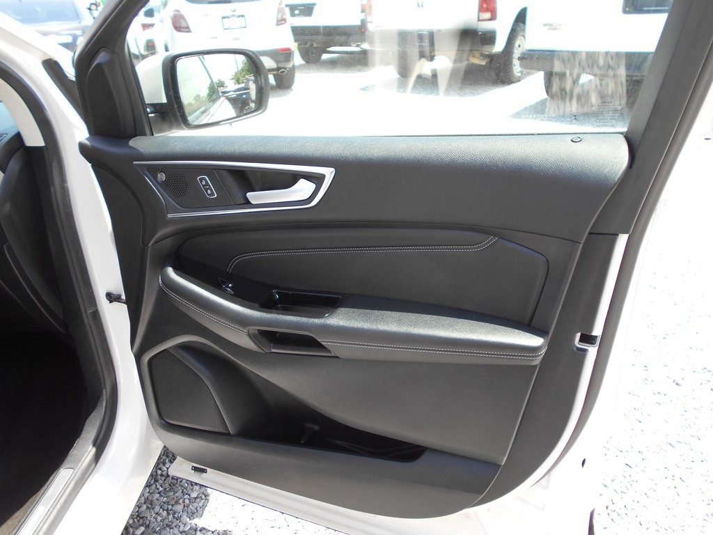2019 Ford Edge Image 23