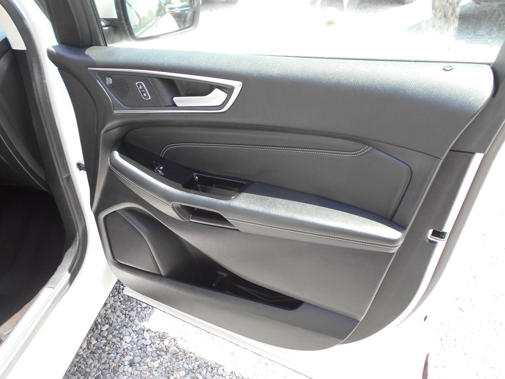 2019 Ford Edge Image 26