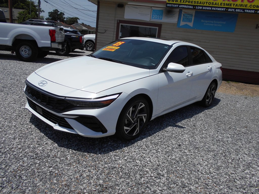 2025 Hyundai Elantra Image 1