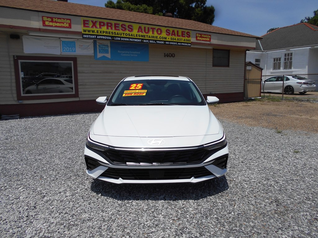 2025 Hyundai Elantra Image 2