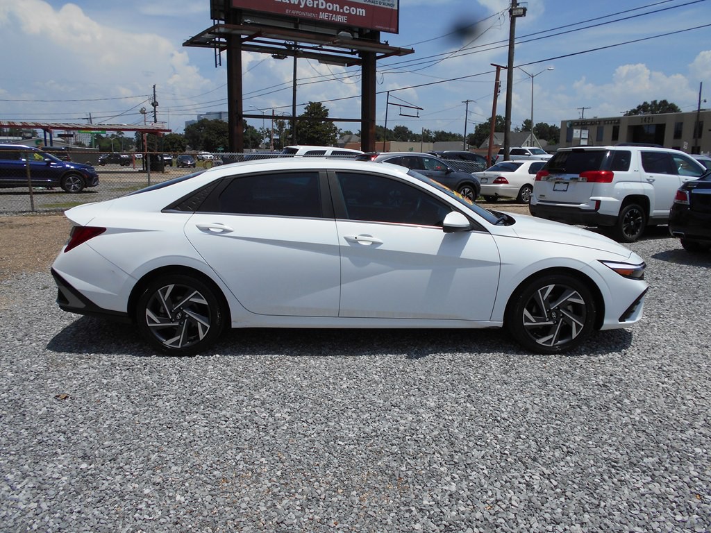 2025 Hyundai Elantra Image 7