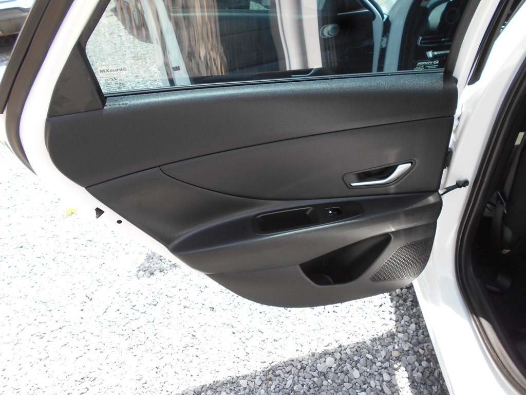 2025 Hyundai Elantra Image 18