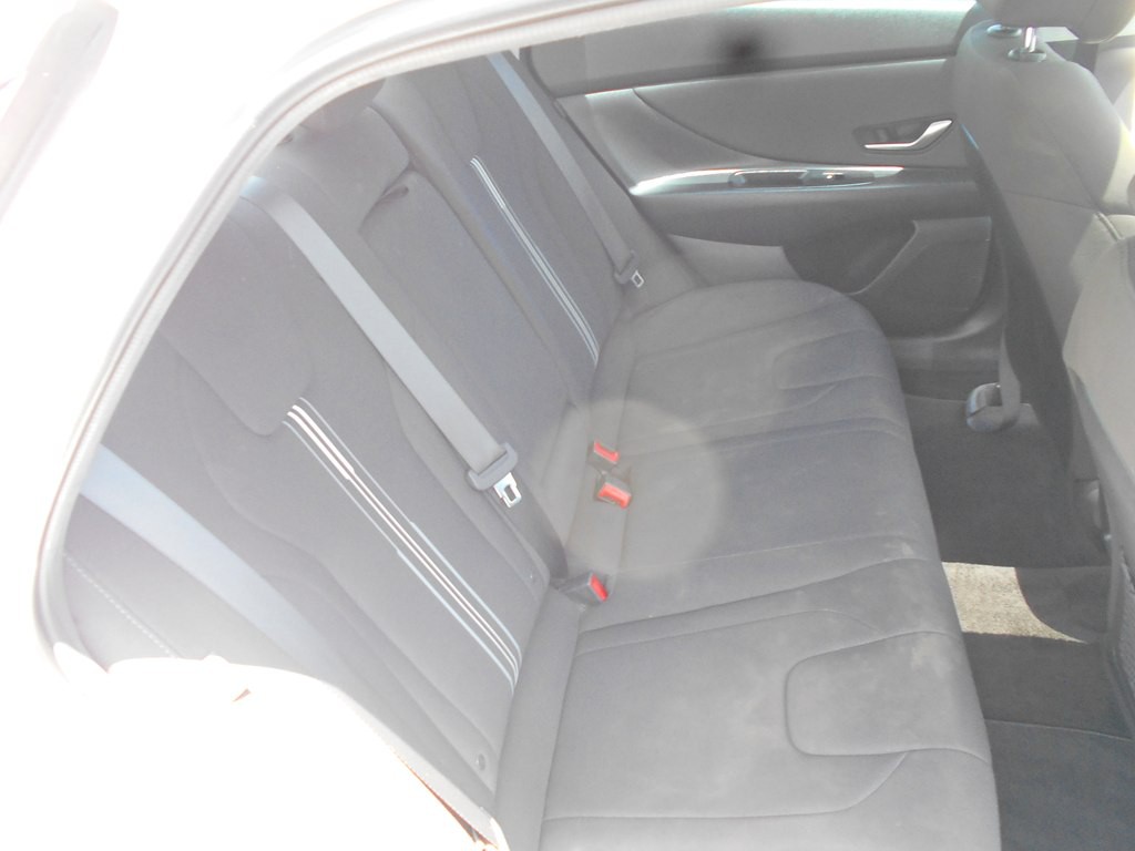 2025 Hyundai Elantra Image 22